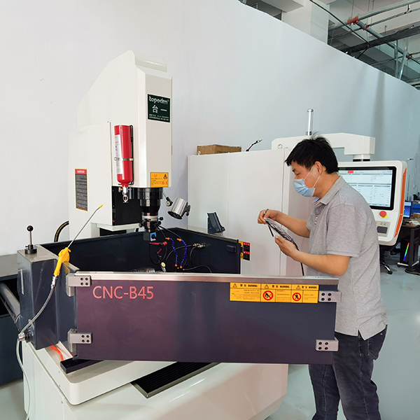 cnc模具加工中心